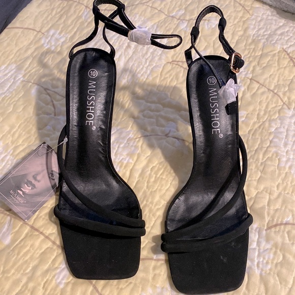 Musshoe Black Ankle Strap Heels - Picture 1 of 7